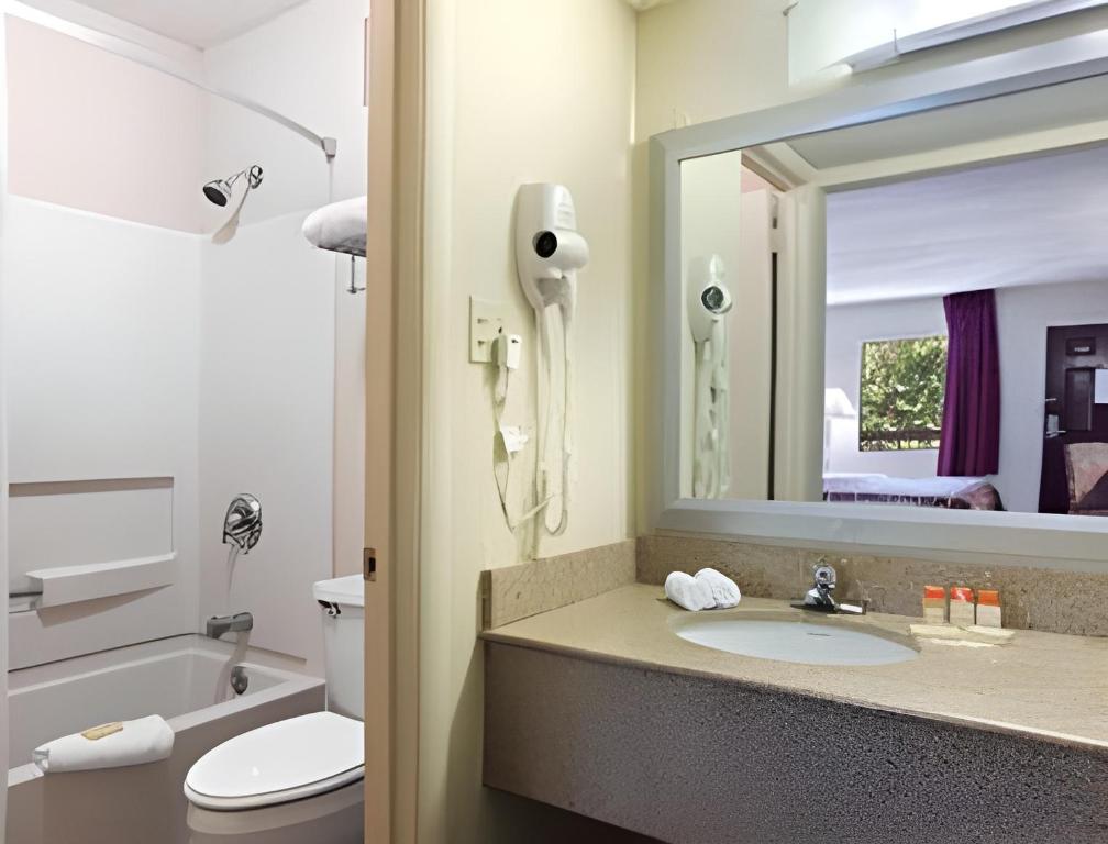 Days Inn by Wyndham Columbia