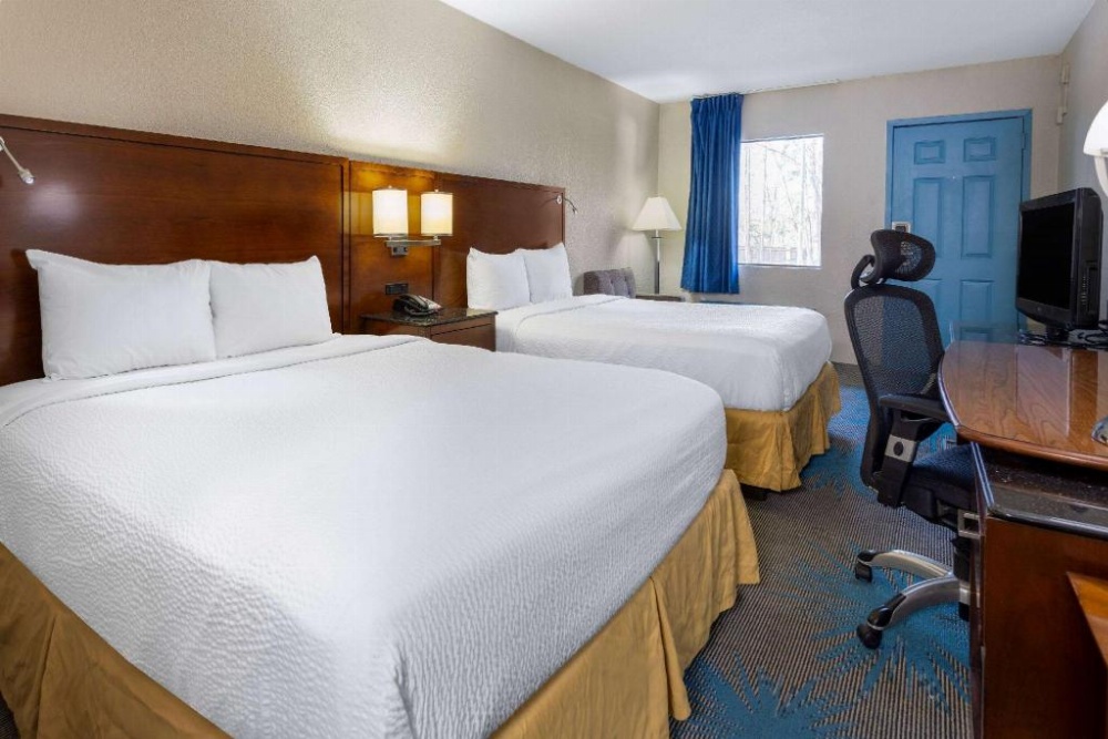 Days Inn by Wyndham Columbia Image 13