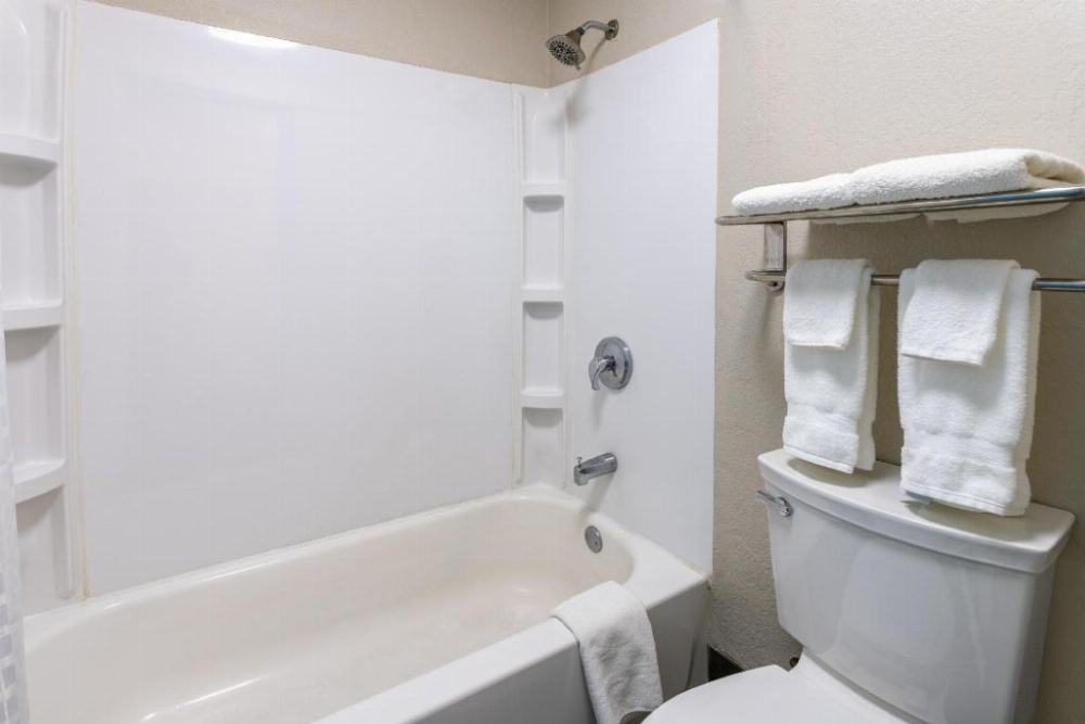 Days Inn by Wyndham Columbia Image 15