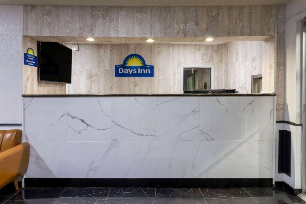 Days Inn by Wyndham Columbia Image 26