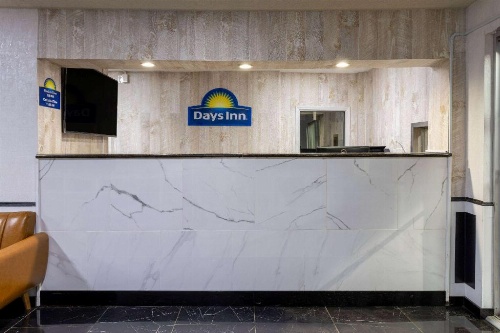 Days Inn by Wyndham Columbia image 26