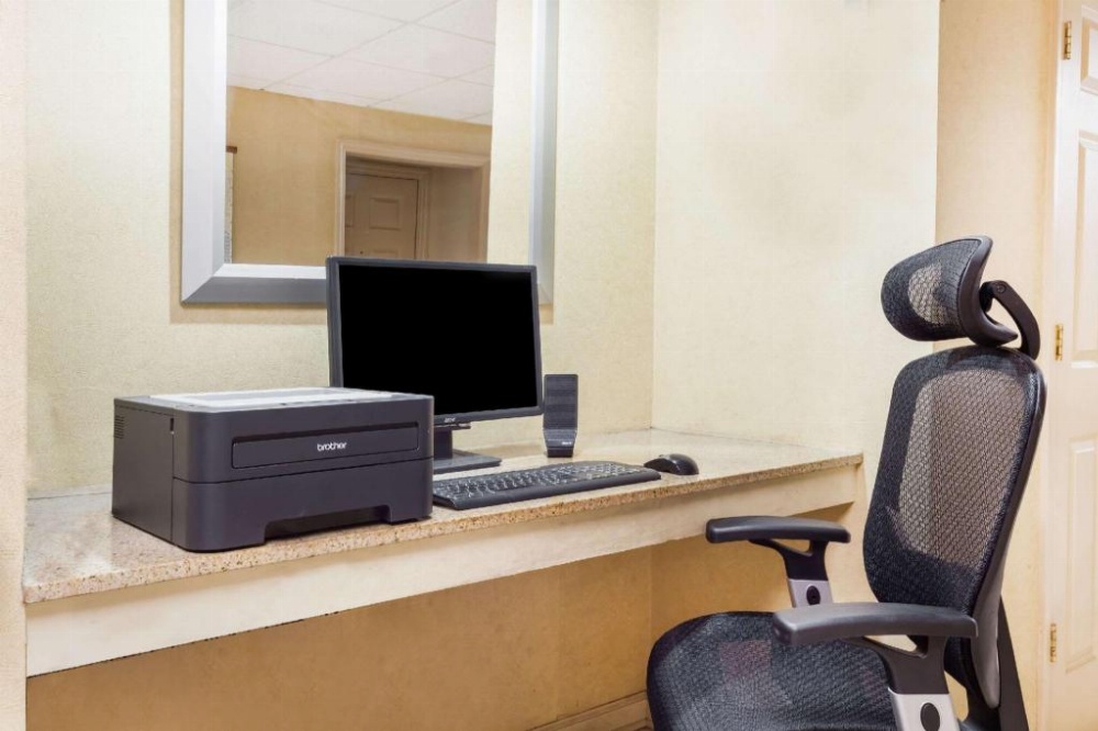 Days Inn by Wyndham Columbia Image 30