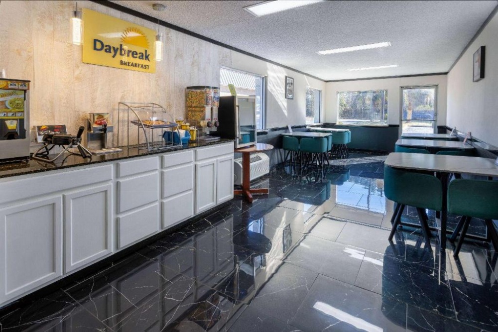 Days Inn by Wyndham Columbia Image 34