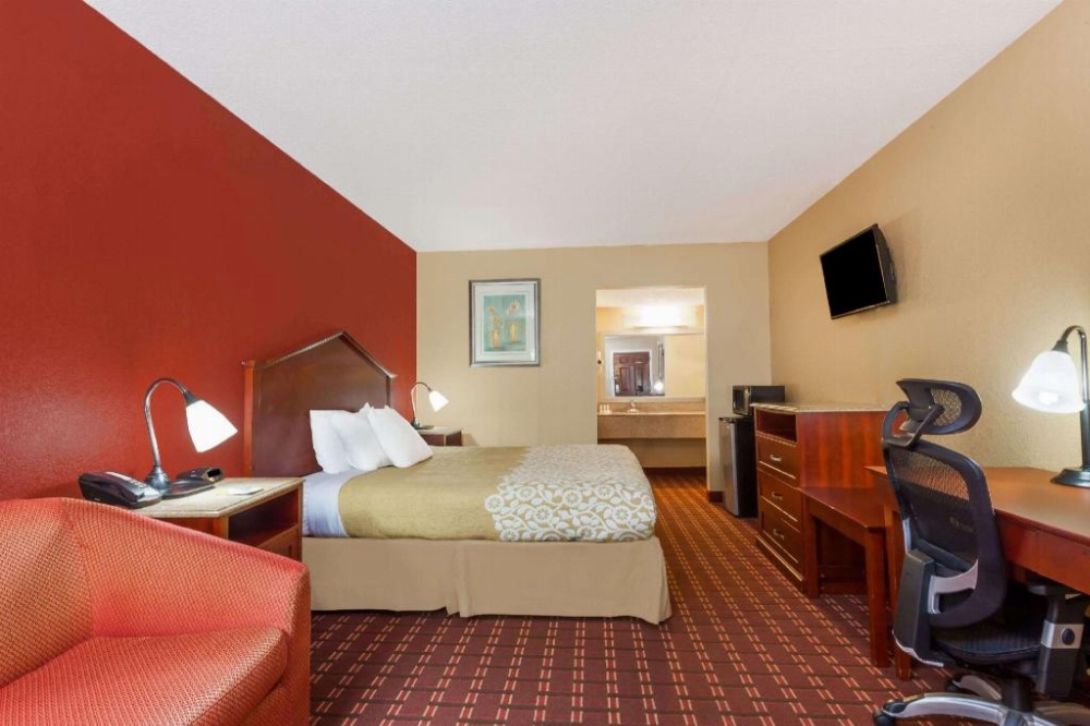 Days Inn by Wyndham Columbia