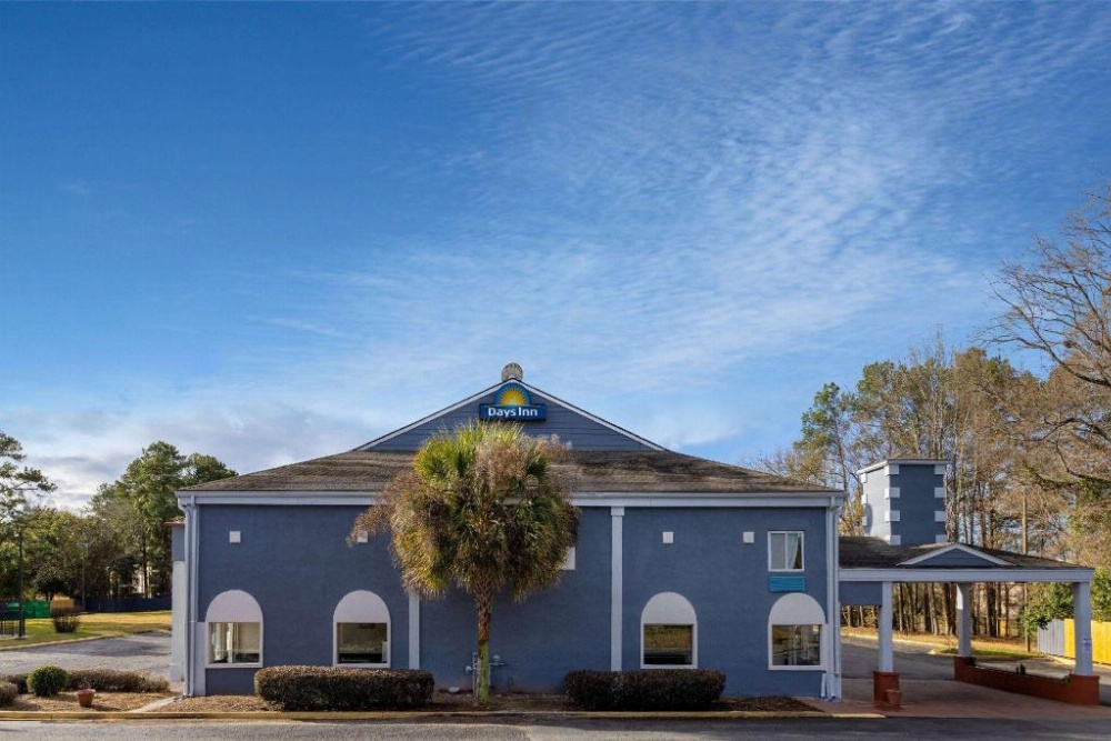 Days Inn by Wyndham Columbia Image 45