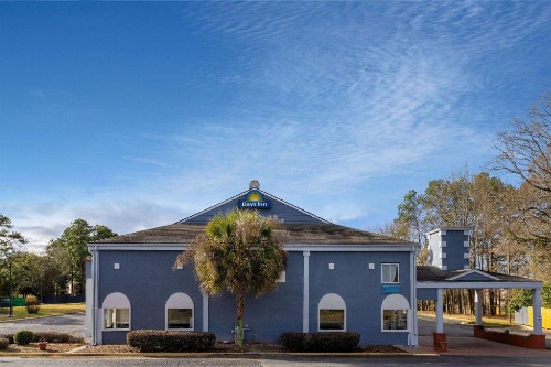 Days Inn by Wyndham Columbia image 45